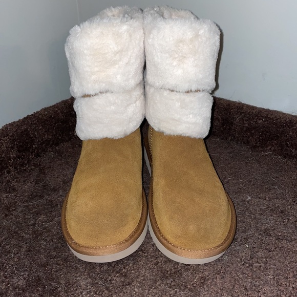 Women’s size 6 Koolaburra  by Uggs tan boots with fur nwt - Picture 6 of 7